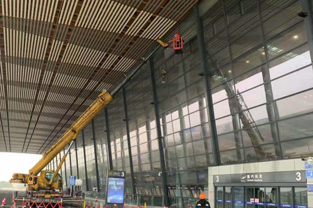 新罗玻璃幕墙维护和保养